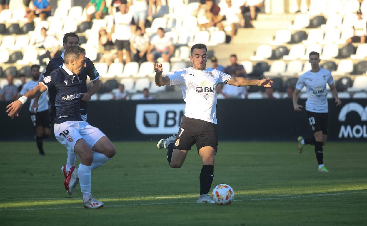 Mario Capelete esta temporada en Gal ante la UD Logroñés