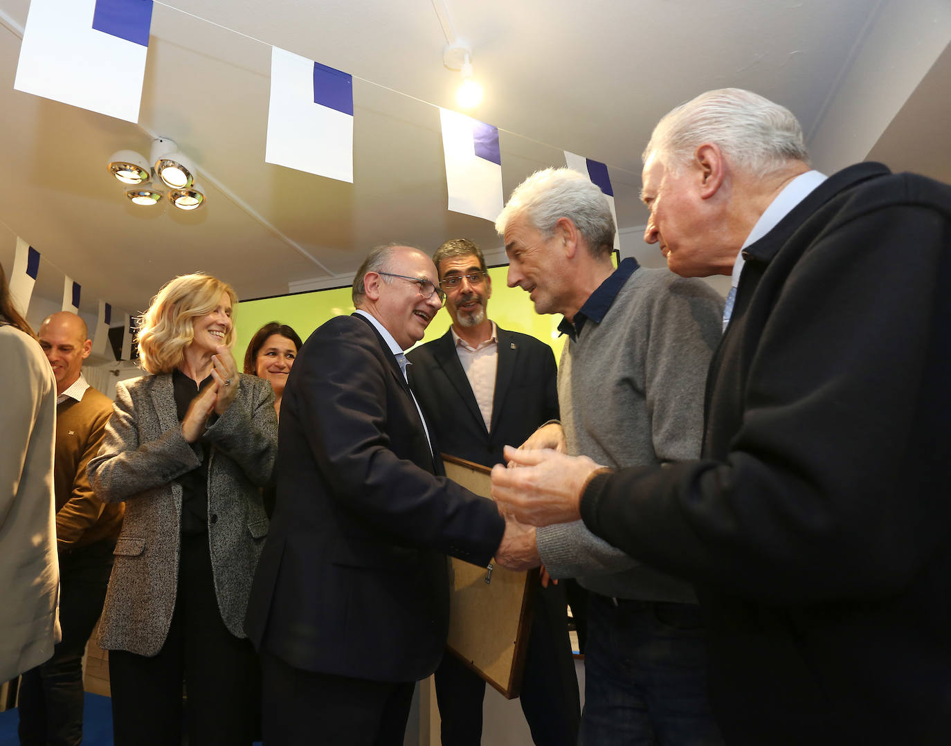 DV rindió homenaje a los Tambores de Oro de Donostia.