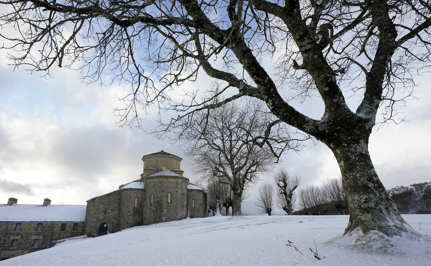 Fotos: La nieve llega a Gipuzkoa