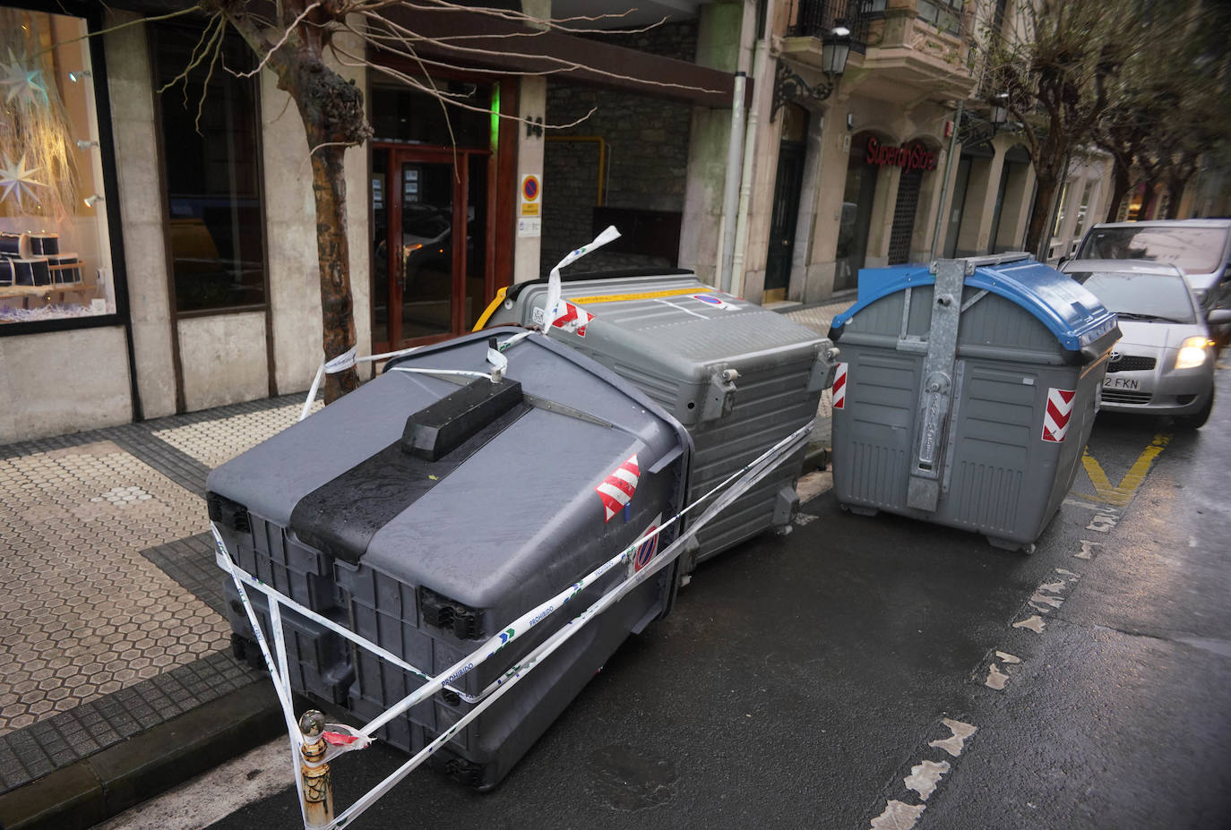 Contenedores caídos.