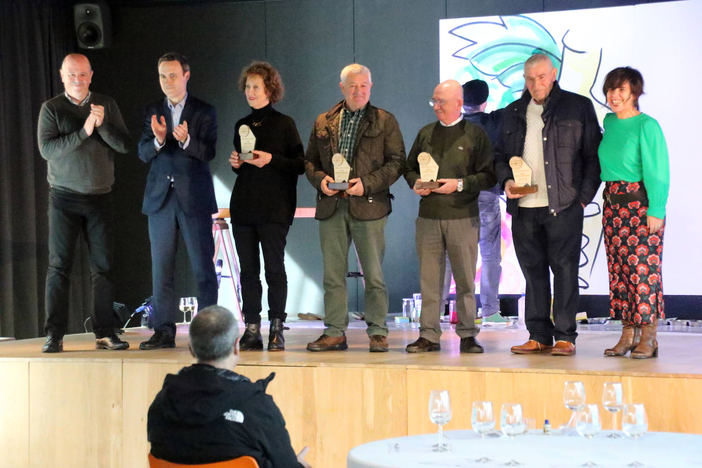 Fotos: El temporal no puede con la fiesta del txakoli