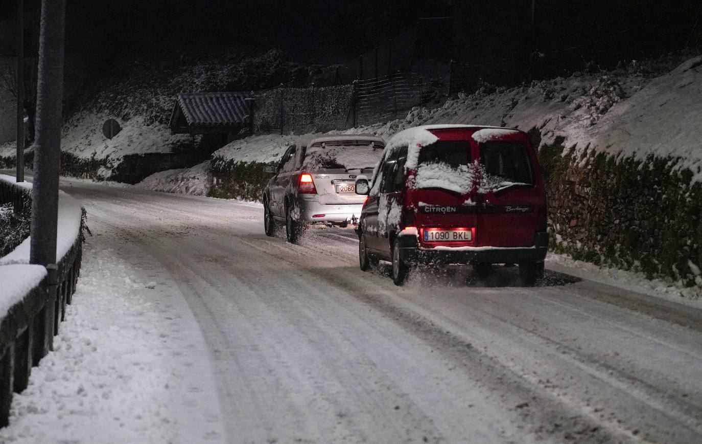 Fotos: Berastegi, bajo un manto de nieve