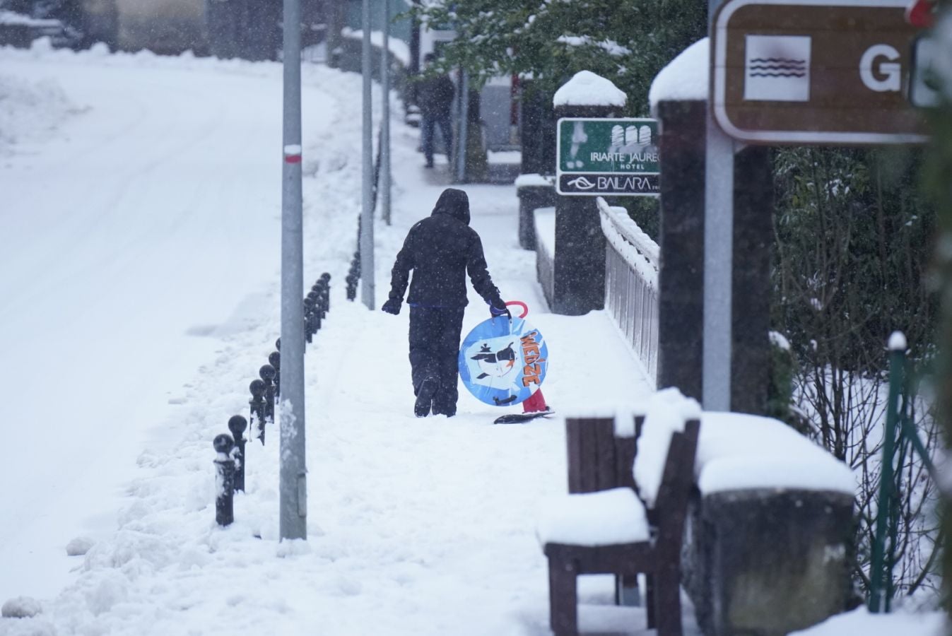 Fotos: Bidania se tiñe de blanco
