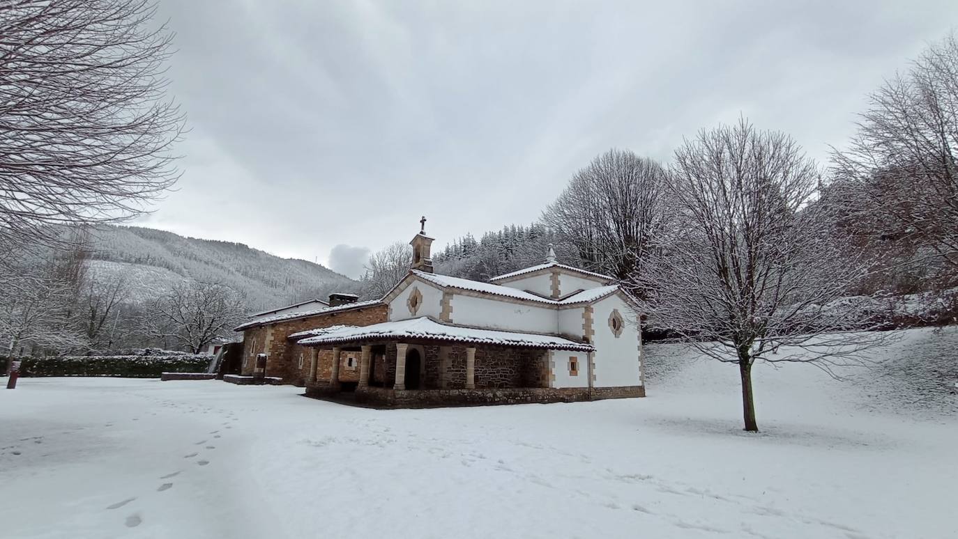 Mirandaola, cubierta de nieve. 