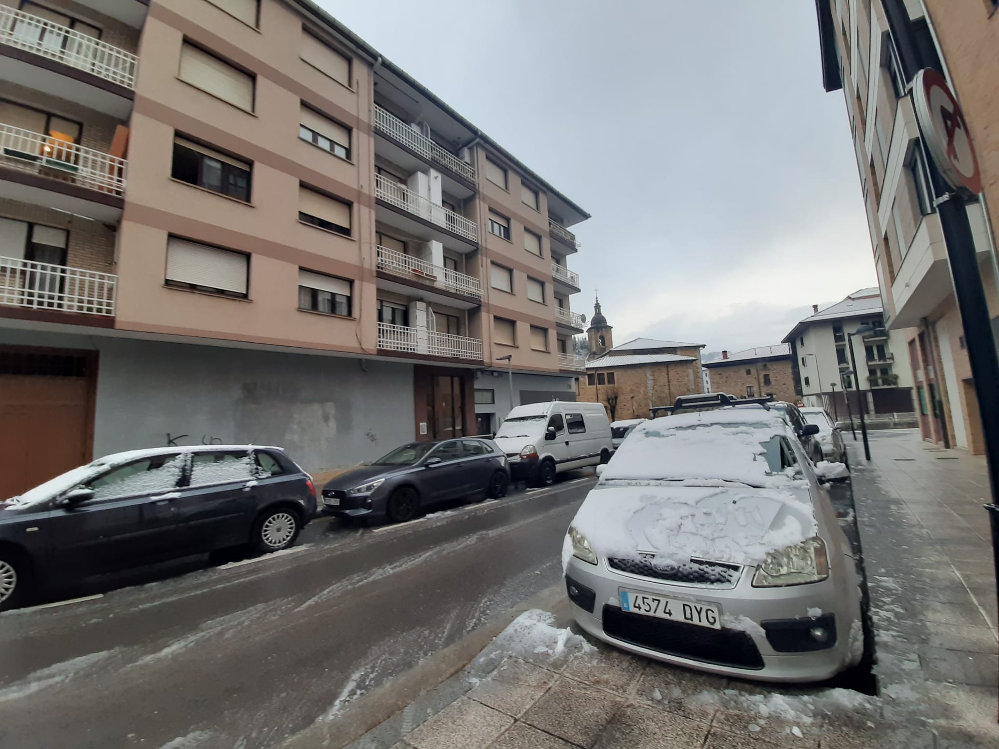 Nieve en las calles de Aretxabaleta. 