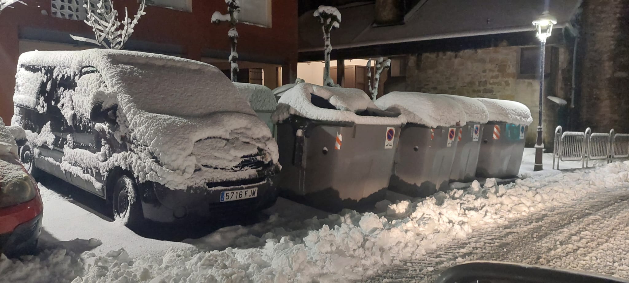 La nieve ha caído con intensidad en Elgeta. 