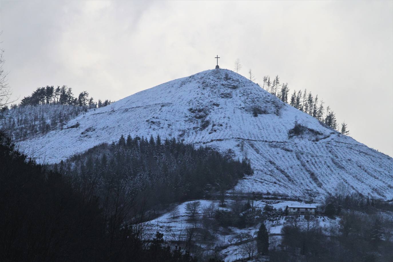 La cima del Morkaiko, nevada. 