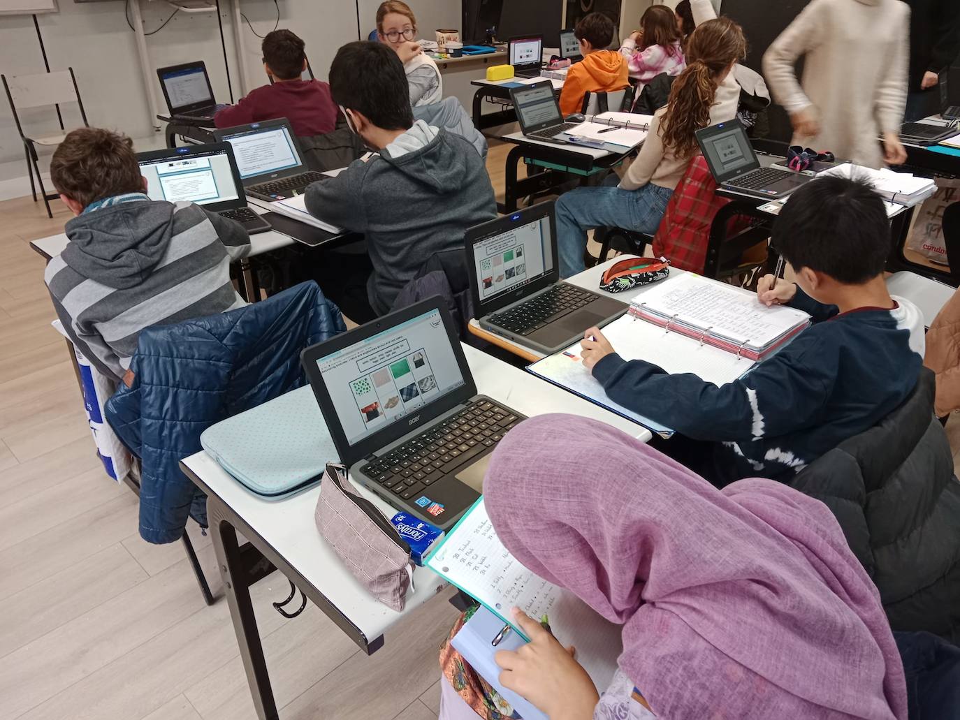 Fotos: Beasaingo La Sallen 1. DBHko ikasleek burututako Diversity proiektuak