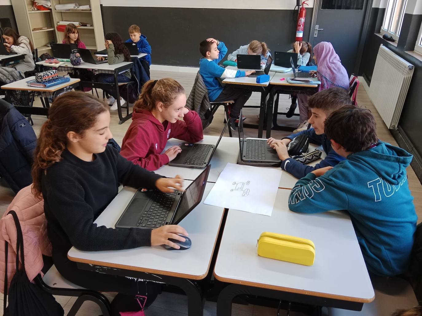 Fotos: Beasaingo La Sallen 1. DBHko ikasleek burututako Diversity proiektuak