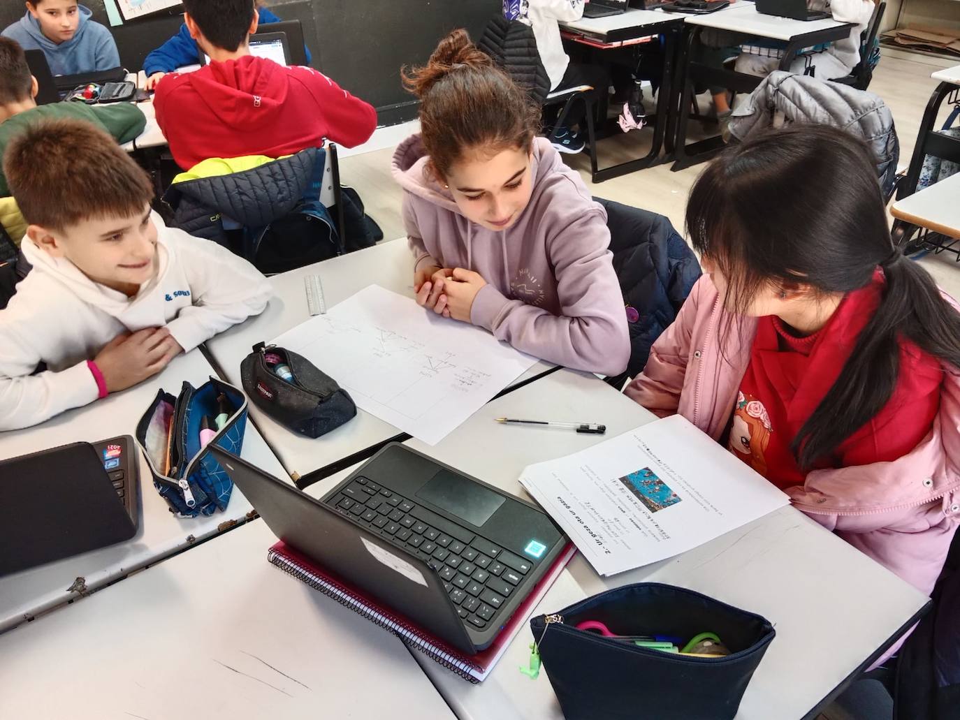 Fotos: Beasaingo La Sallen 1. DBHko ikasleek burututako Diversity proiektuak