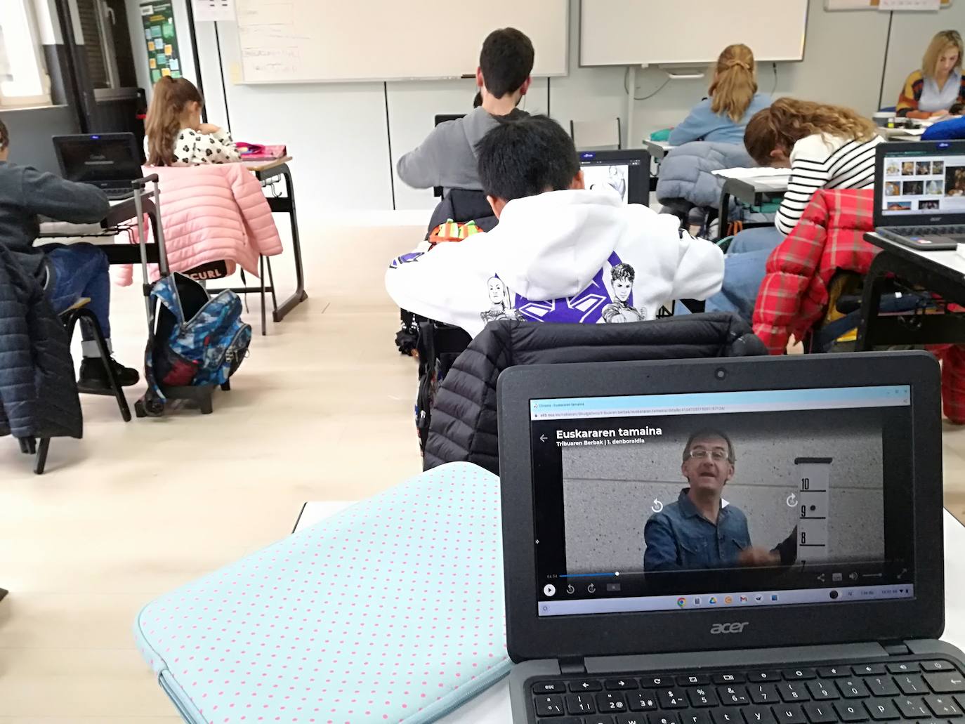 Fotos: Beasaingo La Sallen 1. DBHko ikasleek burututako Diversity proiektuak