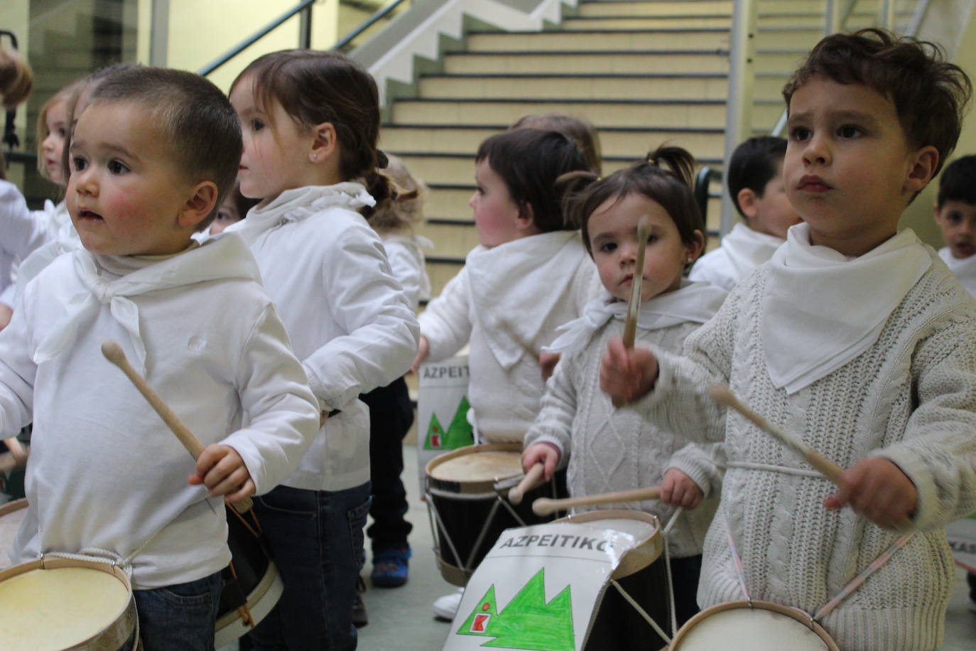 Fotos: Los &#039;coles&#039; de Azpeitia, listos para la Tamborrada Infantil