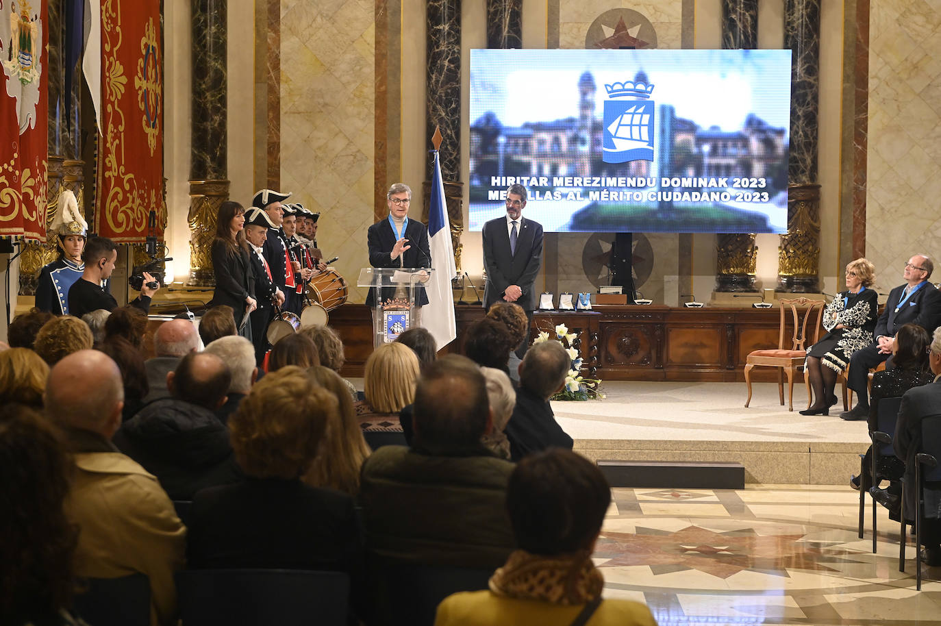 Fotos: Donostia homenajea a los artífices de una ciudad mejor