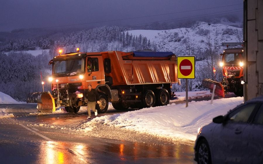 Fotos: El temporal de nieve remite poco a poco