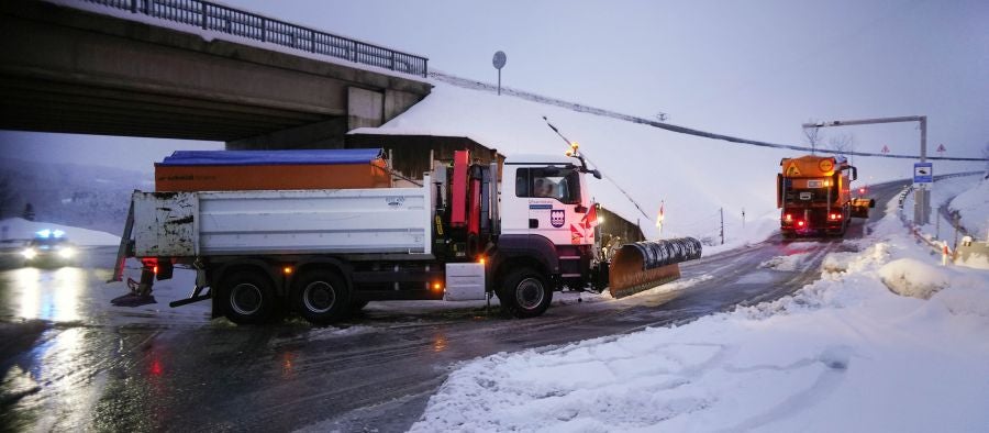 Fotos: El temporal de nieve remite poco a poco