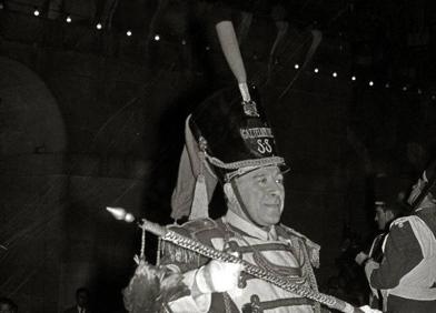 Imagen secundaria 1 - En 1973, fuegos artificiales y canarios