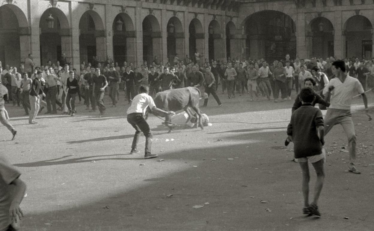 Sokamuturra en la plaza de la Constitución, ya en la época moderna. 