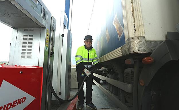 Arizabalo se queja de que «nos aprietan por todos los lados».