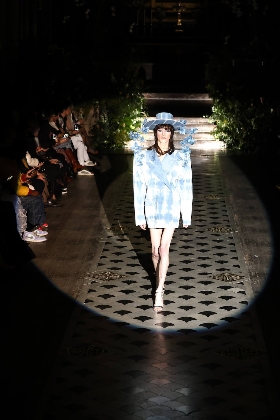 Fotos: La niñez de Juana Martín deslumbra la Semana de la Alta Costura de París