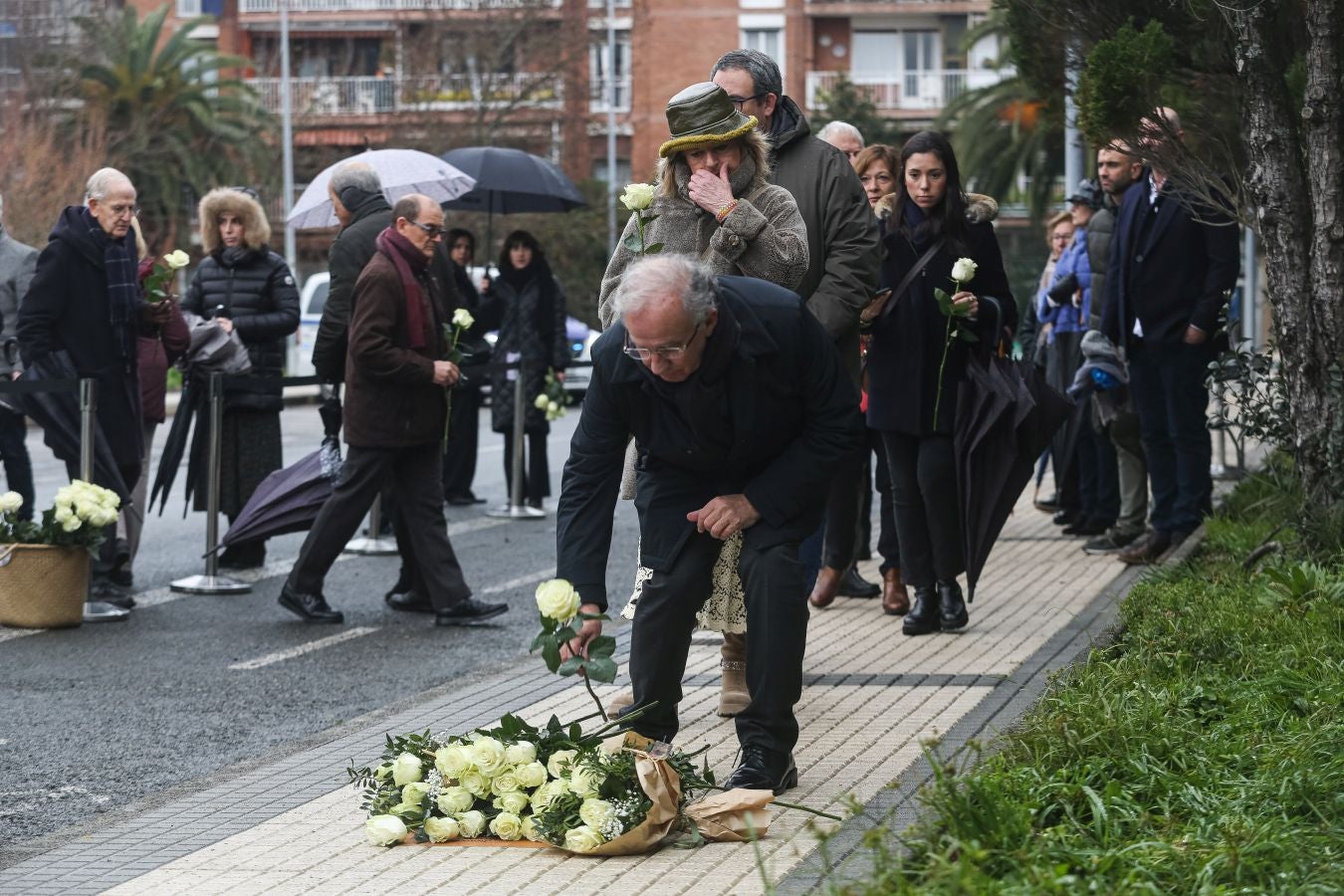 Fotos: Homenaje a dos guardias civiles en Egia