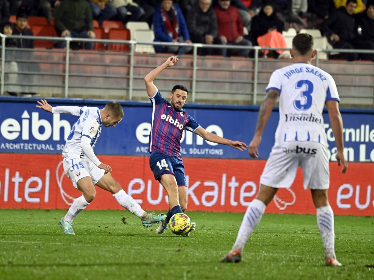 Fotos: El Eibar empata en casa ante el Leganés