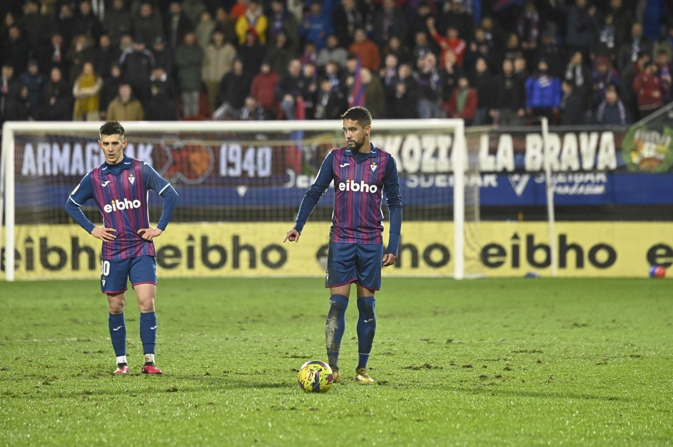 Fotos: El Eibar empata en casa ante el Leganés