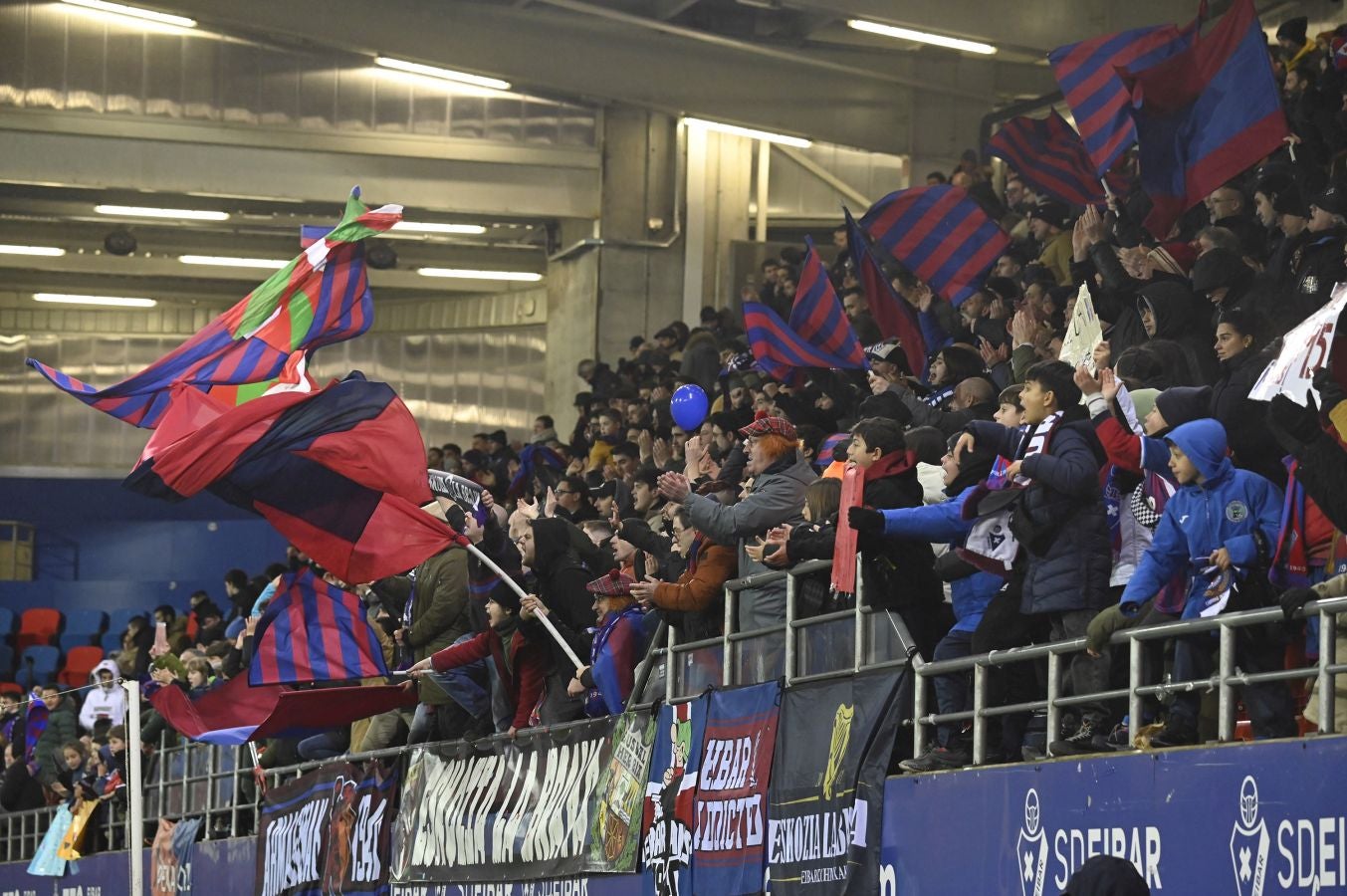 Fotos: El Eibar empata en casa ante el Leganés