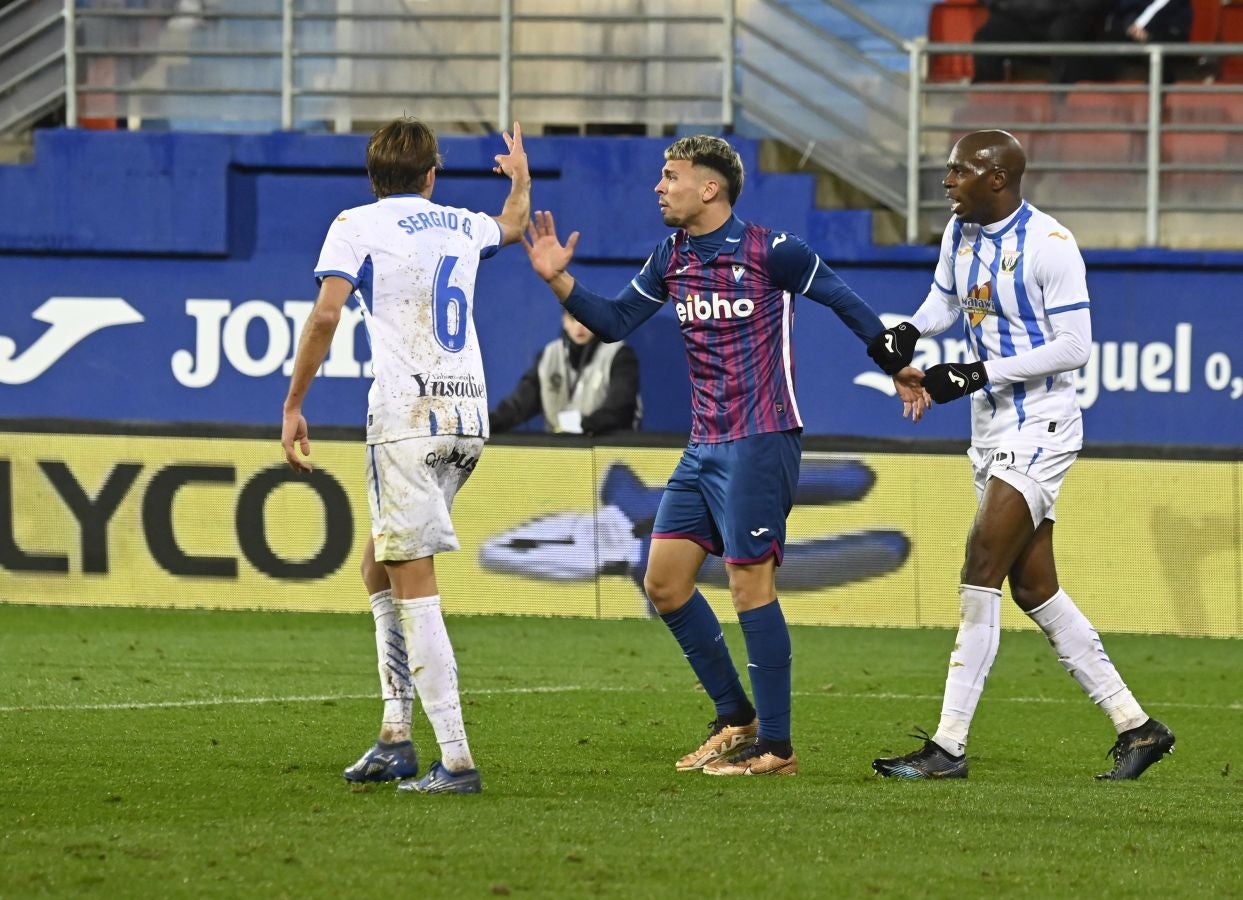 Fotos: El Eibar empata en casa ante el Leganés