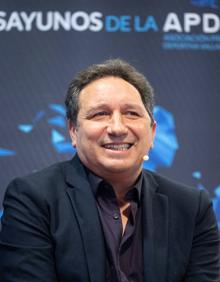 Imagen secundaria 2 - Eusebio mezcló emoción y felicidad durante su comparecencia. 