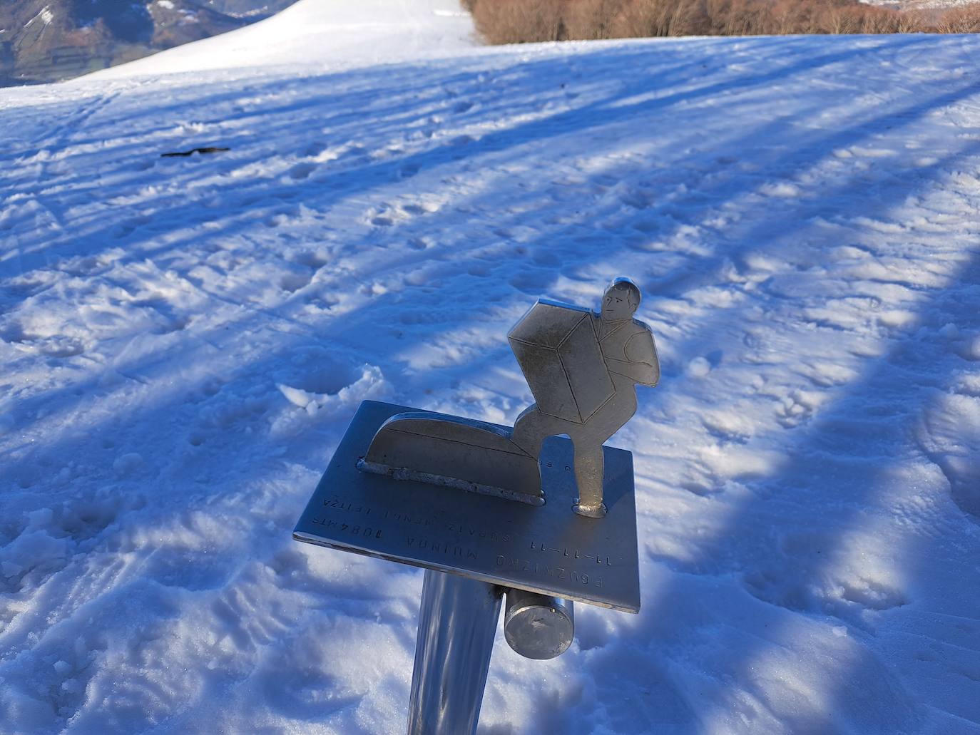 Fotos: Eguzkizko Muinoa, entre nieve y rayos de sol