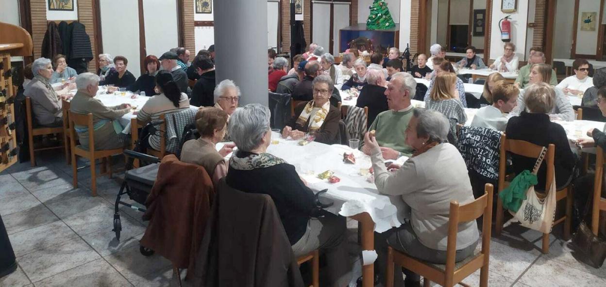 Una de las meriendas celebradas en el centro Zuhaizti. 
