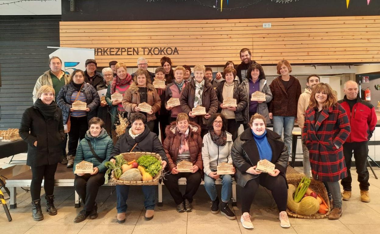 Oroigarri bana jaso zuten Azokako Plazako ekoizleak eta Elikaguneakoak. 