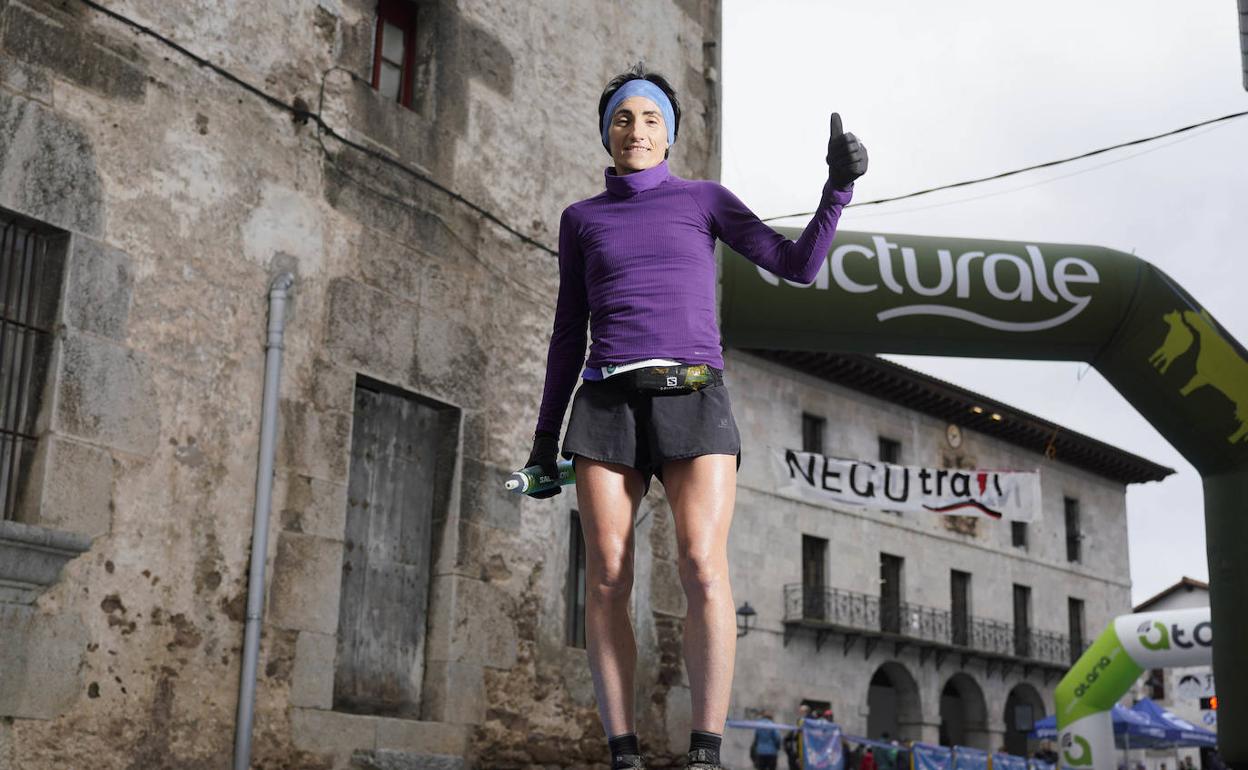 Oihana Kortazar, momentos antes de iniciar la Negu Trail de Berastegi que ganó.