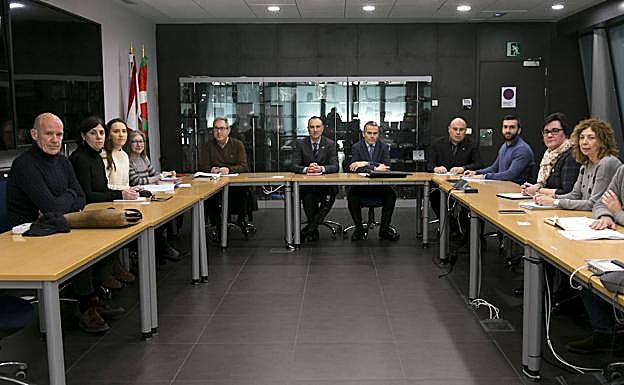La reunión de este jueves del grupo de trabajo integrado por el Gobierno Vasco, Eudel y los municipios de más de 50.000 habitantes.