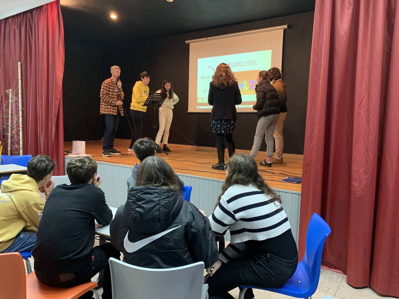 Fotos: Ezagutu Tolosako Herrikideko ikasleak