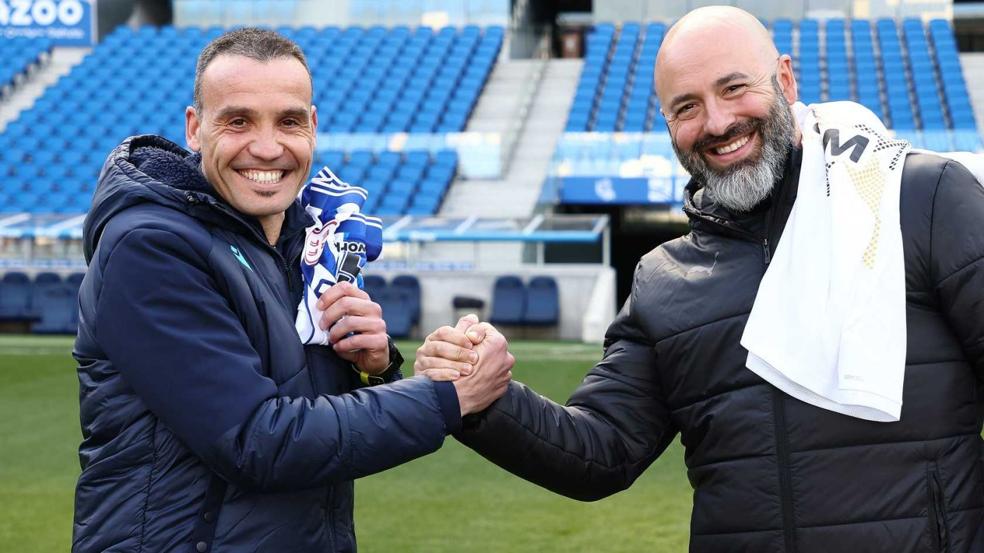 Hermanamiento. Sergio Francisco y David Movilla se saludaron el jueves en Anoeta.
