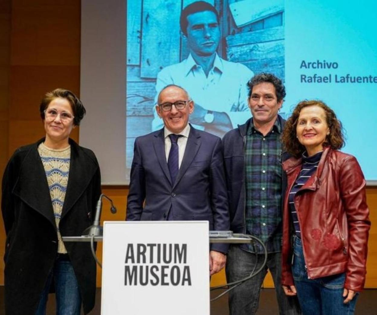 Alto Deba : El Artium bucea en los archivos del vitoriano Rafael Lafuente