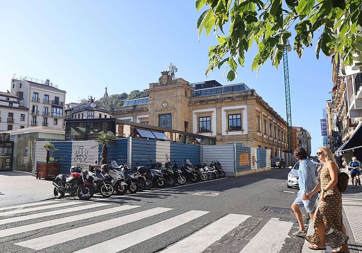 Edificio Pescadería de La Bretxa.