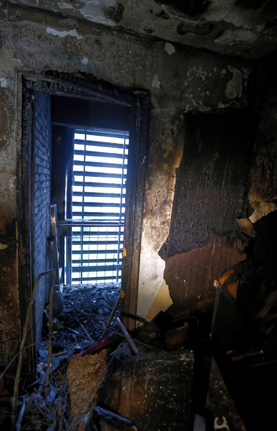 Fotos: La vivienda calcinada en Errenteria, desde dentro