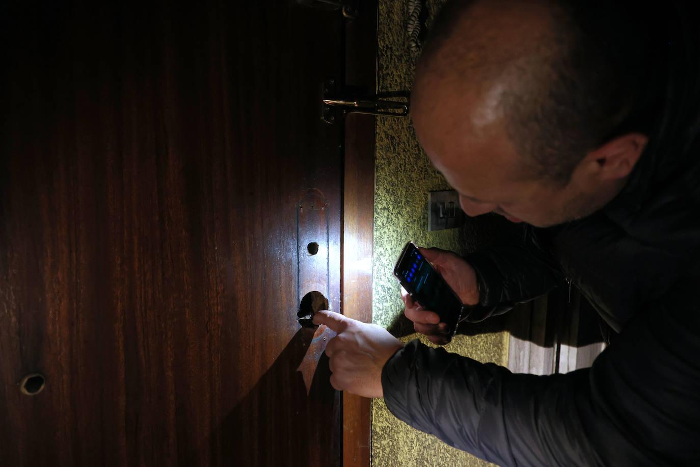 Fotos: La vivienda calcinada en Errenteria, desde dentro