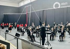 En marzo la banda ya tuvo otra exitosa colaboración con la academia de baile Camden Town Studio.