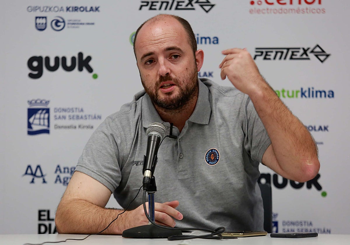 Mikel Odriozola: «Tenemos que estar concentrados para ganar en Melilla»