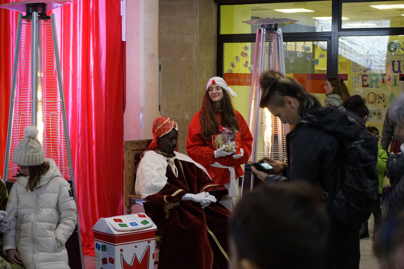 Los Reyes Magos ya se han reunido con cientos de beasaindarras