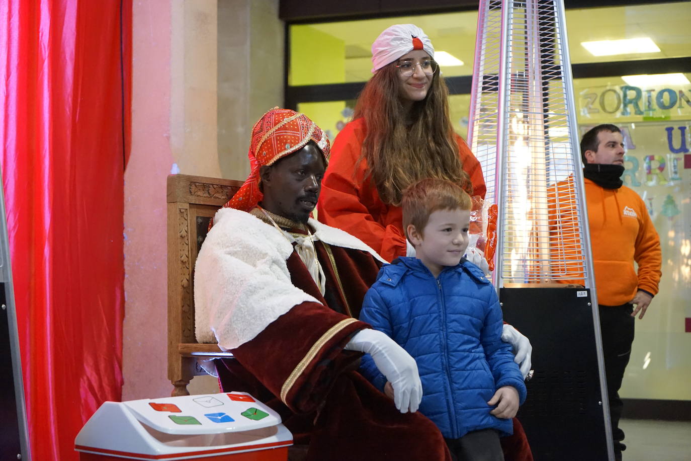 Los Reyes Magos ya se han reunido con cientos de beasaindarras