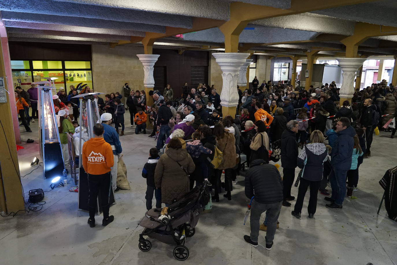 Los Reyes Magos ya se han reunido con cientos de beasaindarras