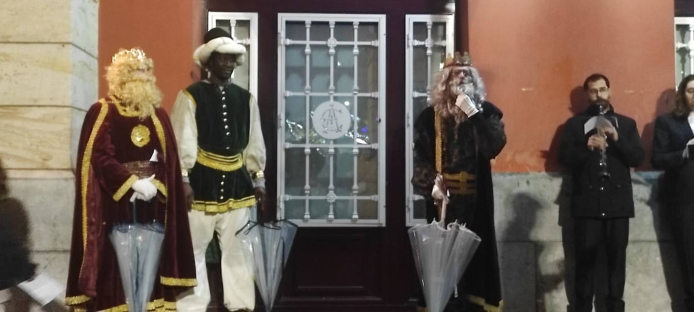 La lluvia obliga a suspender la cabalgata en Eibar