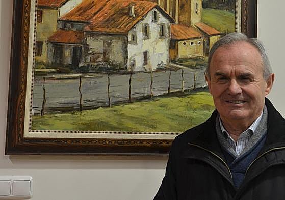 Joxe Mari Zeberio Atauneko koadre abten aurrean.