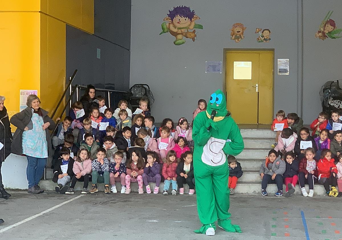 Saltokilo, beste bat ikastetxean