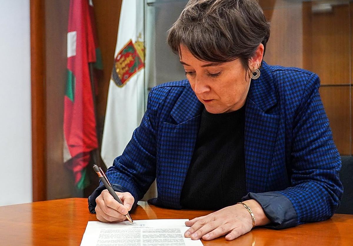 La alcaldesa Aizpea Otaegi ha mandado una carta a la Consejera de Salud Gotzone Sagardui solicitando una reunión.