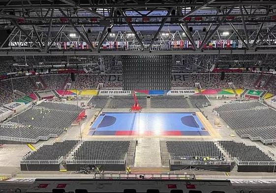 El Merkur Spiel-Arena de Düsseldorf, recovertido en pabellón para el Europeo de balonmano.